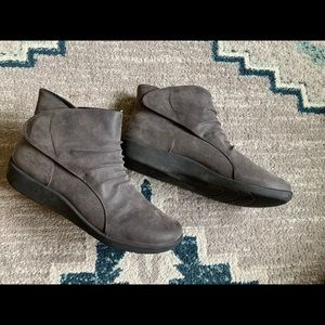 Grey Cloudstepper Booties by Clark’s